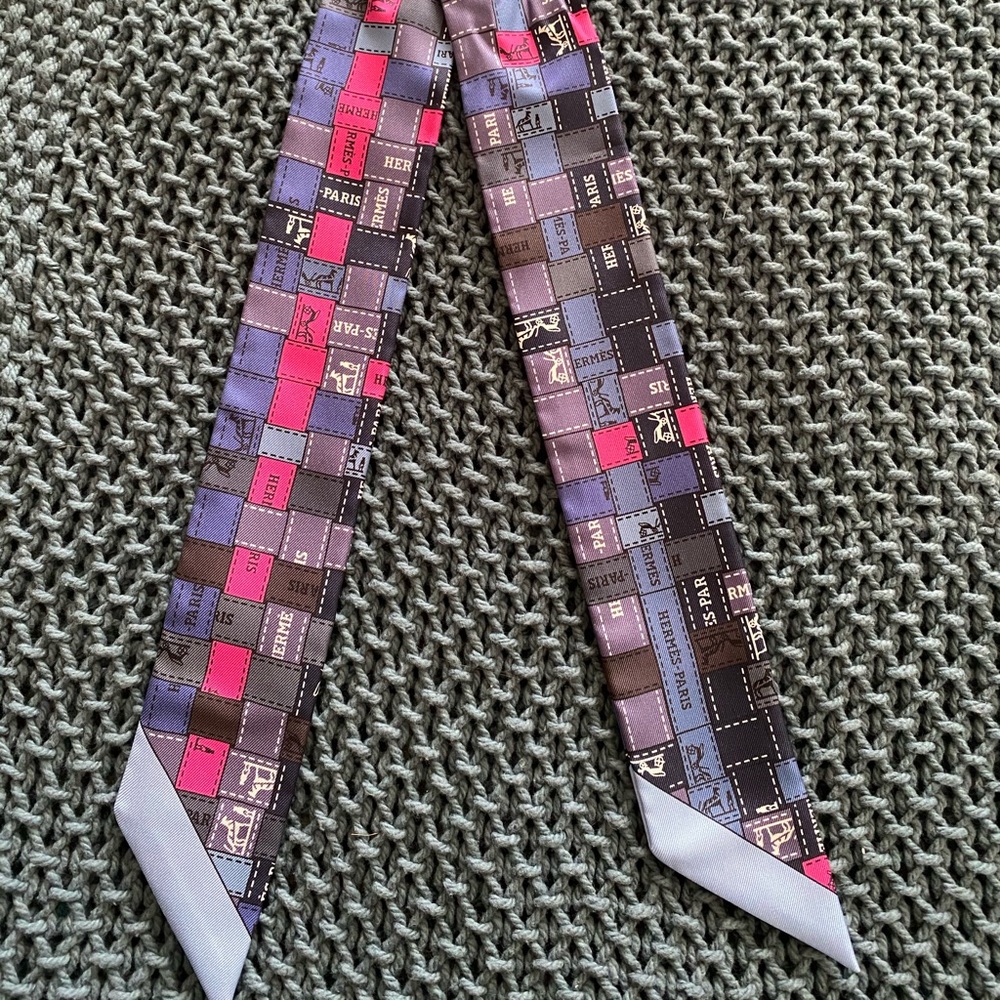 Hermès Twilly Scarf
